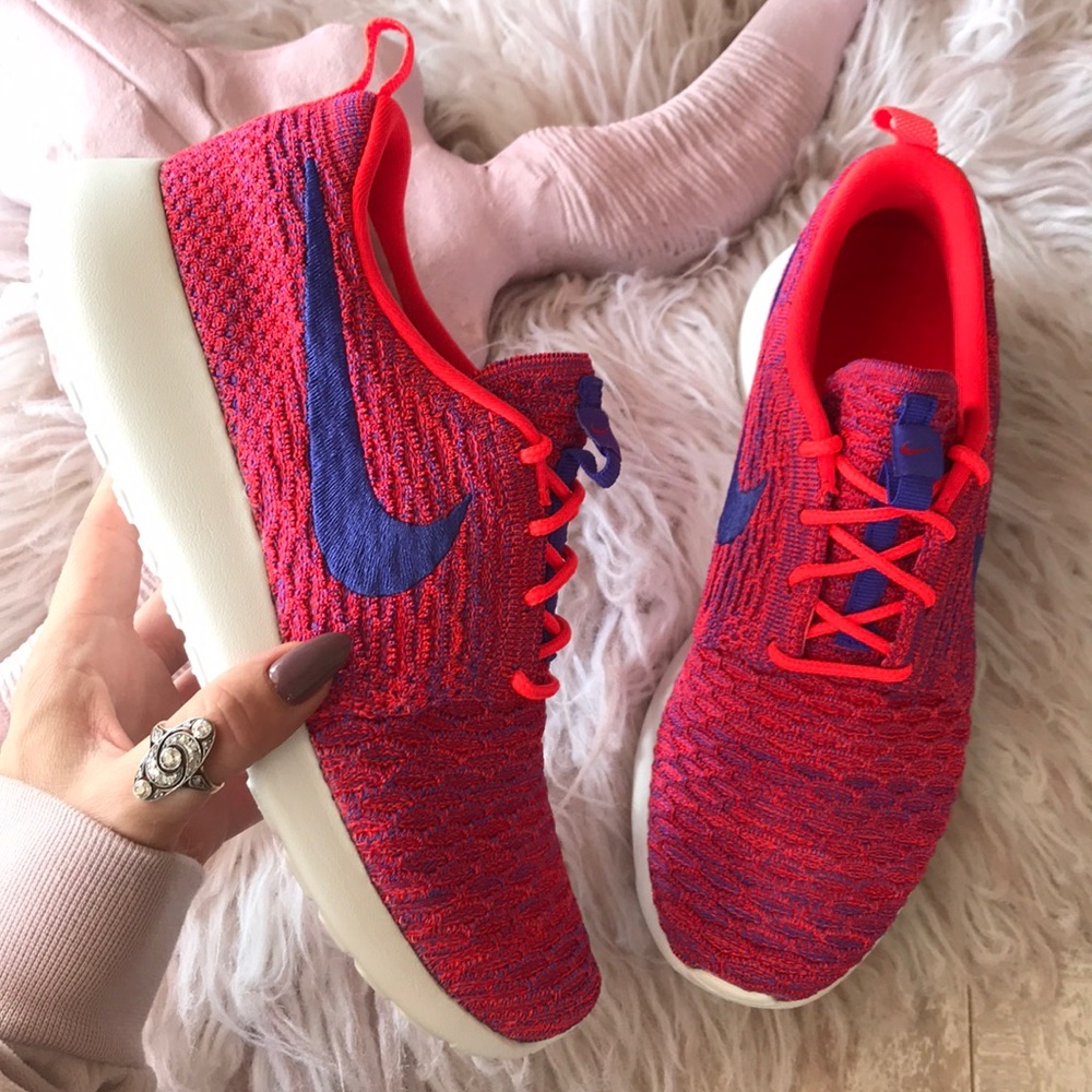 NWT Nike Roshe One Flyknit - Picture 2 of 8